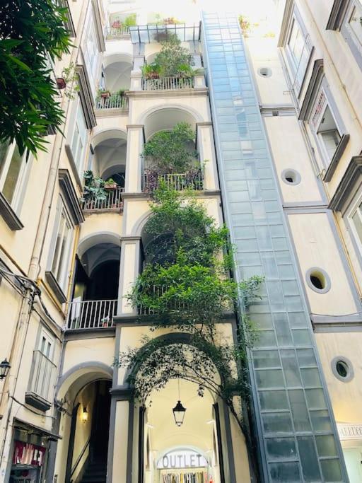 Re Gallo Luxury Apartment Plebiscito In Via Chiaia Napels Buitenkant foto