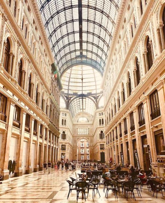Re Gallo Luxury Apartment Plebiscito In Via Chiaia Napels Buitenkant foto