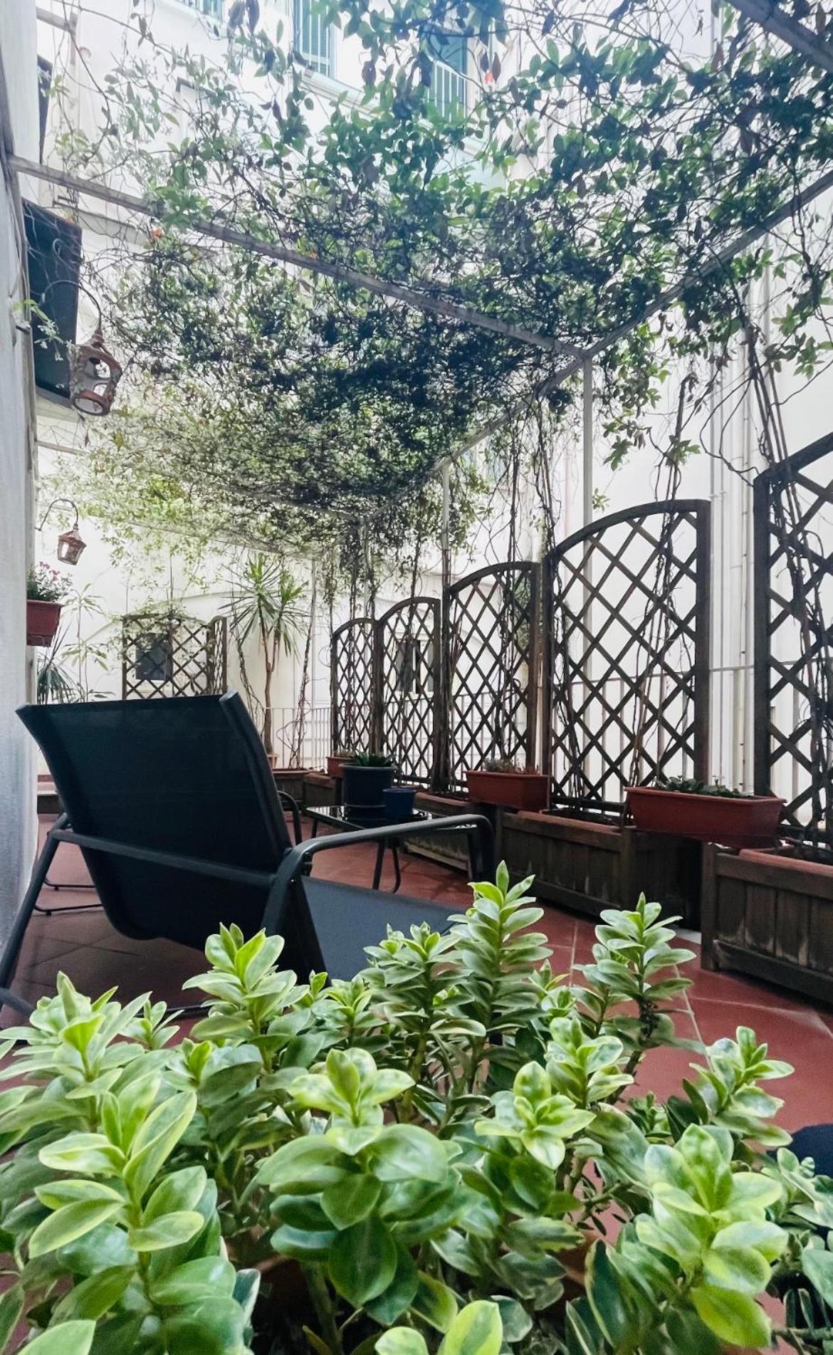 Re Gallo Luxury Apartment Plebiscito In Via Chiaia Napels Buitenkant foto