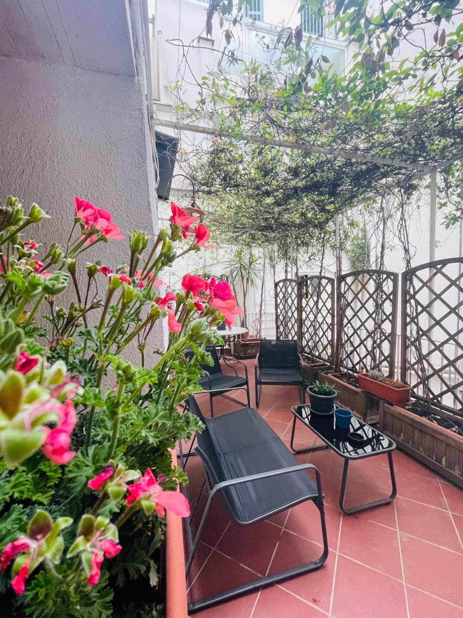 Re Gallo Luxury Apartment Plebiscito In Via Chiaia Napels Buitenkant foto